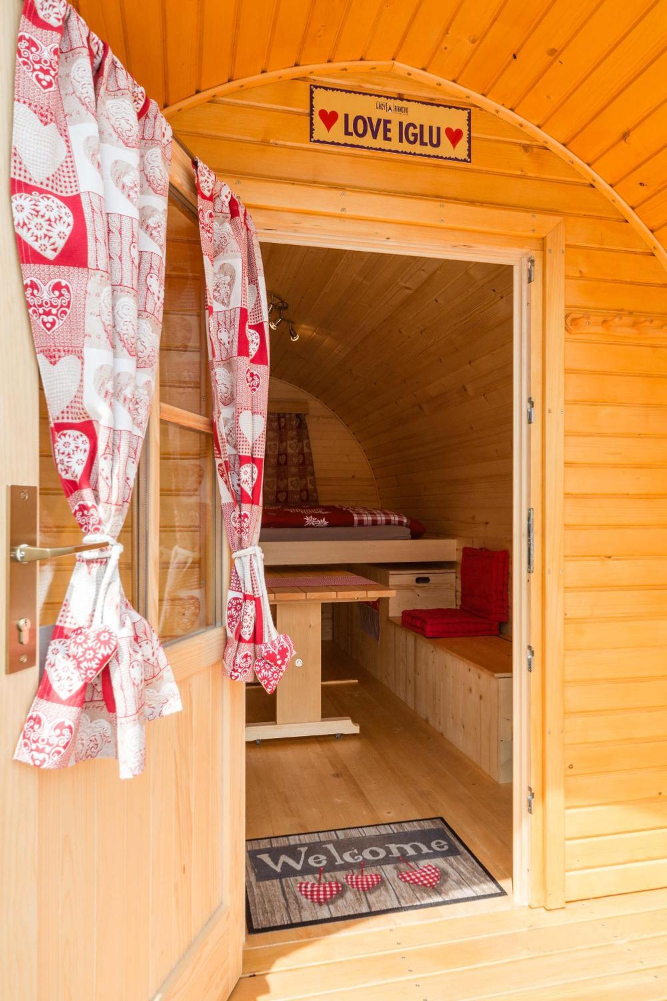 Camping Lazy Rancho - Eiger - Moench - Jungfrau - Interlaken Exteriör bild